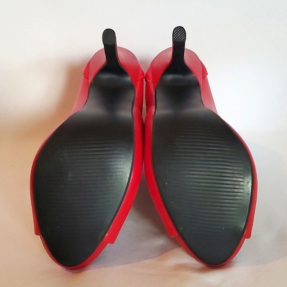 Shoedazzle | Liliana red open toe heeled booties - Picture 7 of 12